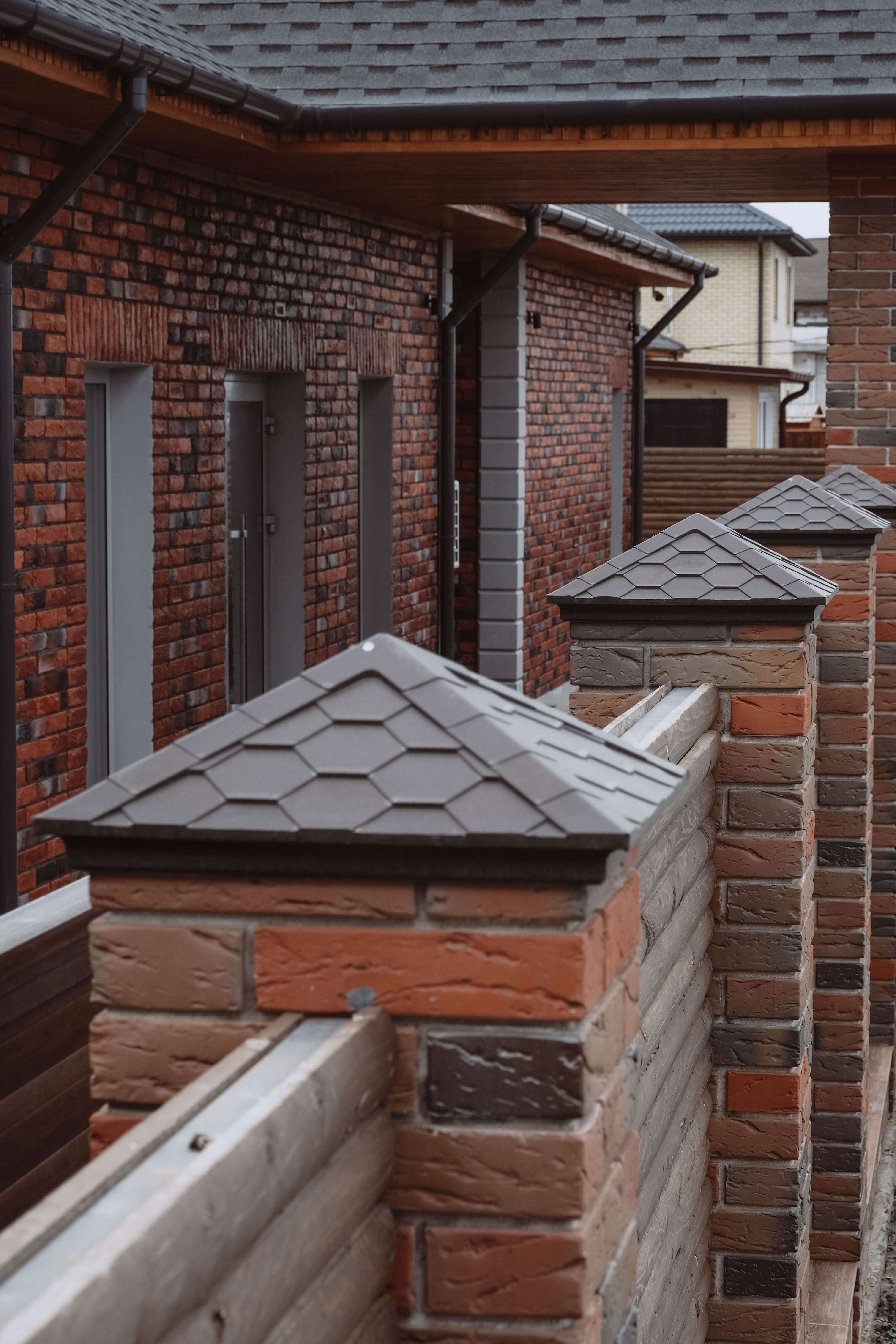 Колпак Zking Эверест Коричневый на столб 1.5х1.5 кирпича (390х390мм) в Новокузнецке фото